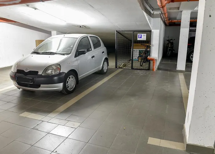 Astra Urban Garden Apartment, 2 Garage Parking Spaces