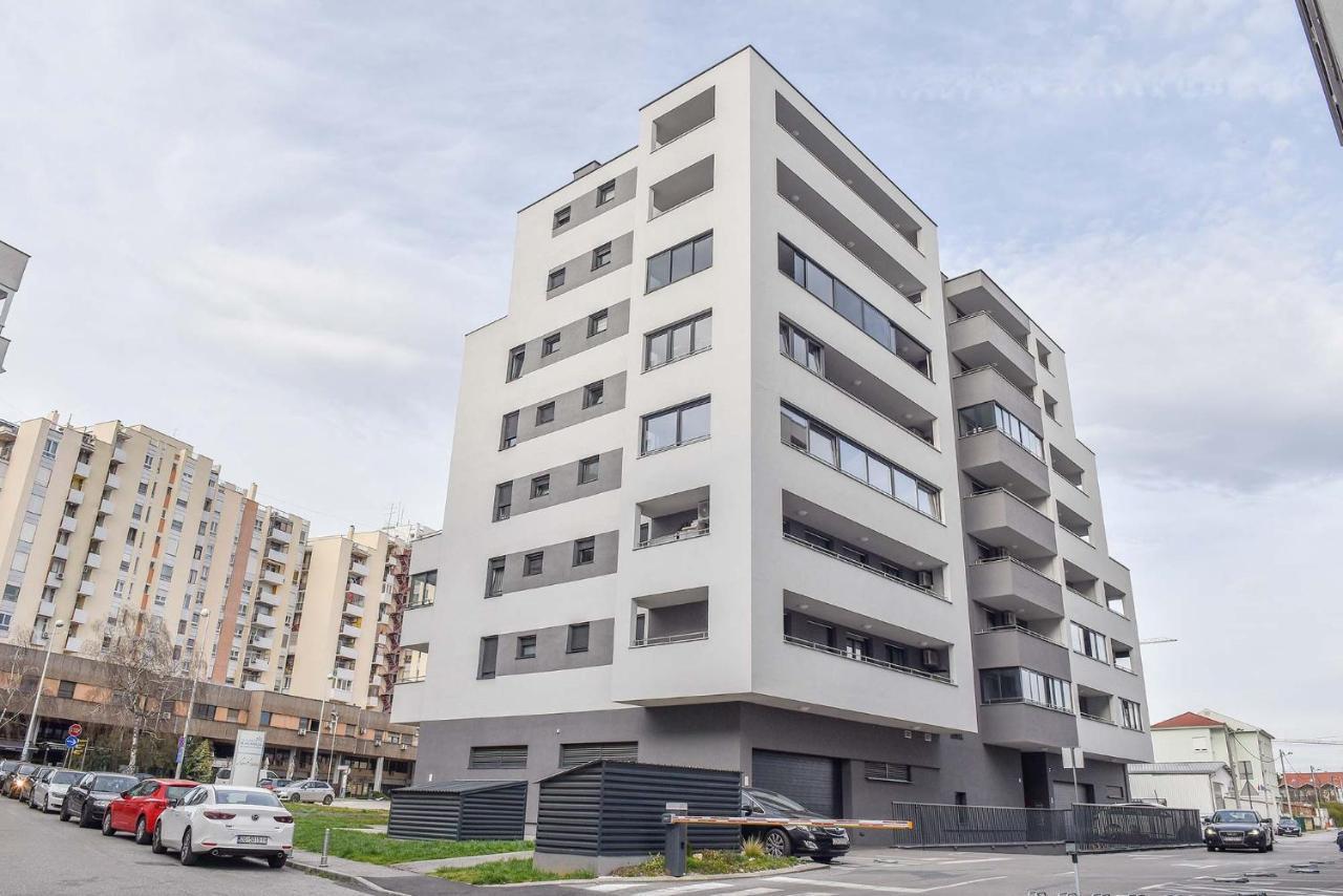 Astra Urban Garden Apartment, 2 Garage Parking Spaces Appartamento