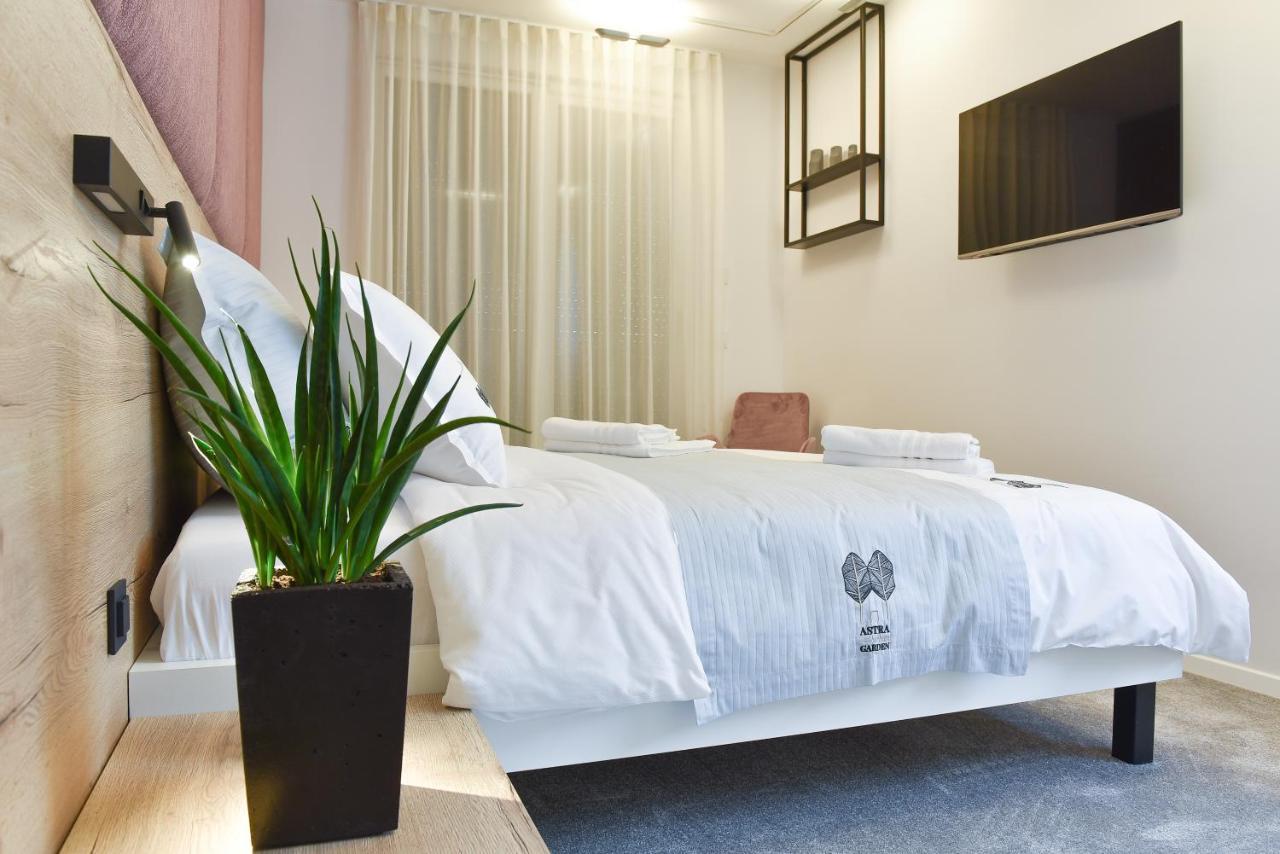 Appartamento Astra Urban Garden Apartment, 2 Garage Parking Spaces *