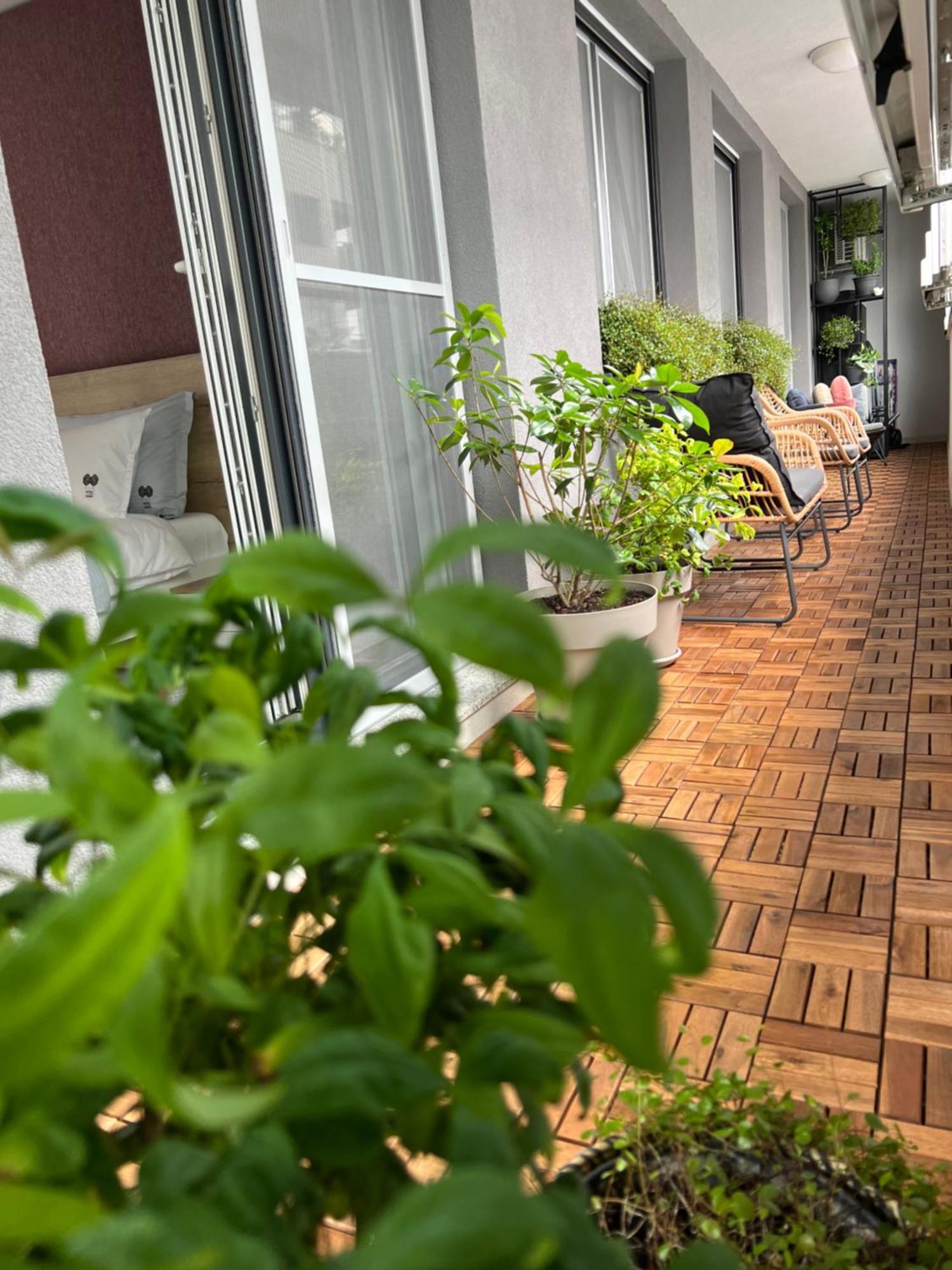 Astra Urban Garden Apartment, 2 Garage Parking Spaces Appartamento *
